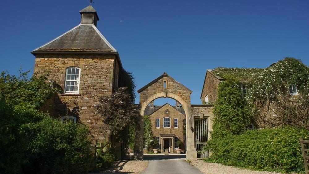 Maiden Newton West Compton Manor Bed & Breakfast エクステリア 写真