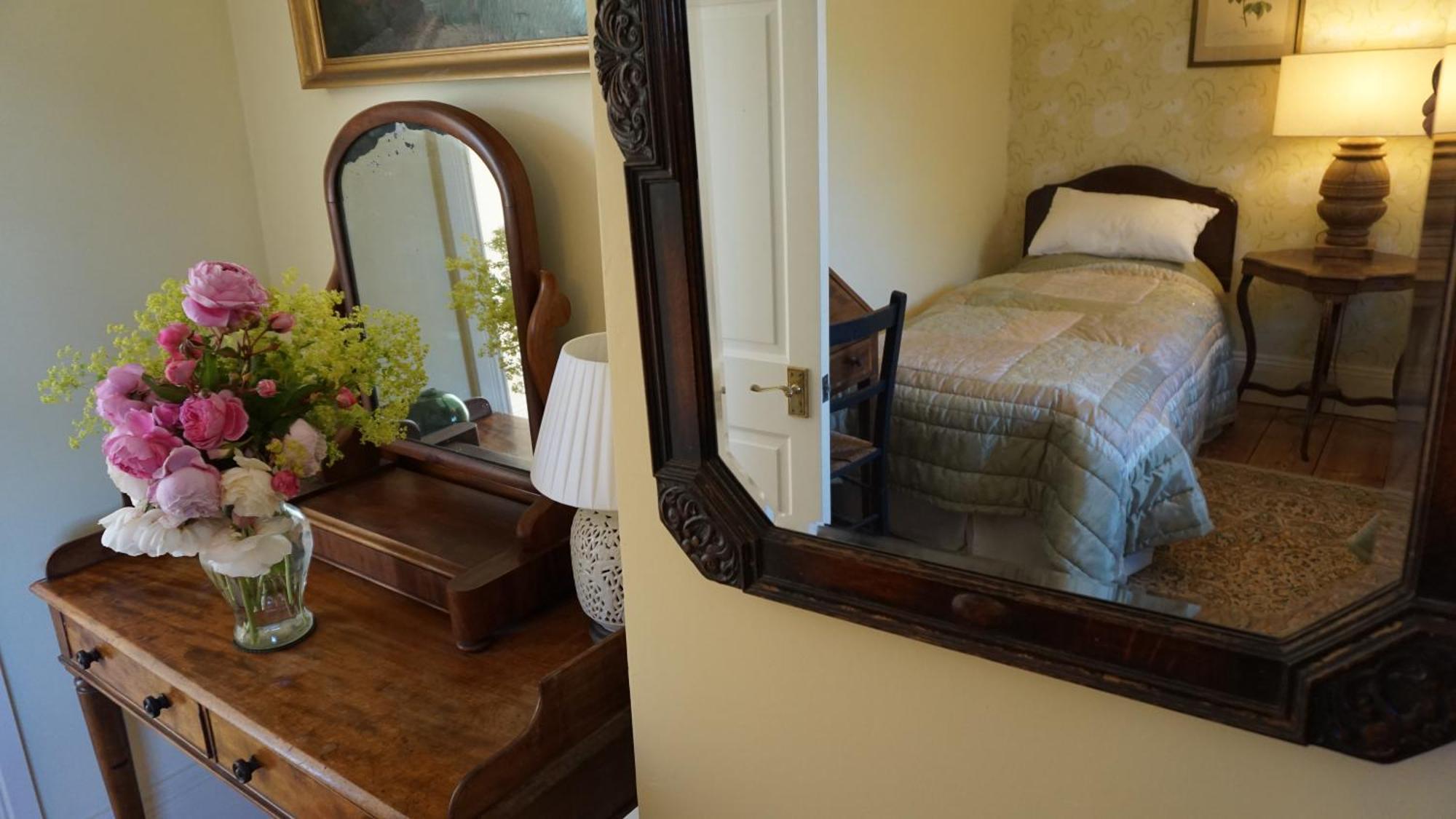 Maiden Newton West Compton Manor Bed & Breakfast エクステリア 写真