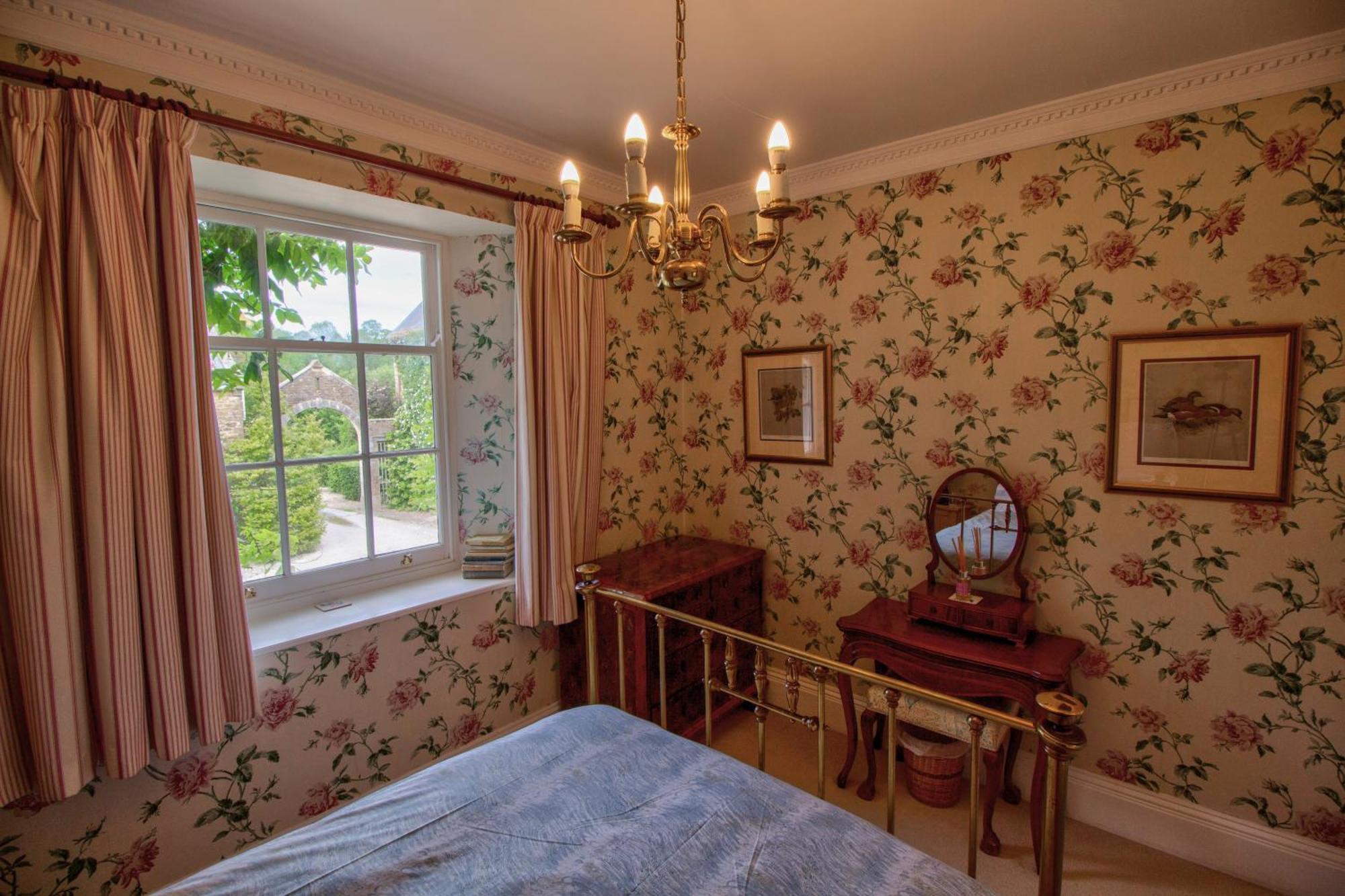 Maiden Newton West Compton Manor Bed & Breakfast エクステリア 写真